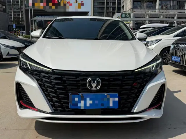 Changan Eado — Фото автомобиля 2