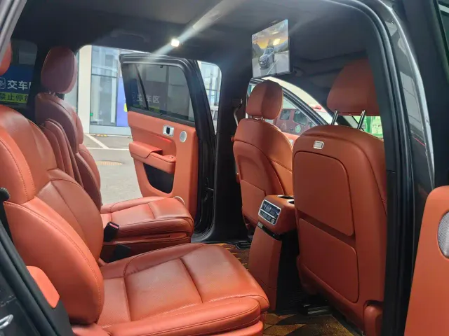 Li Auto L9 — Фото автомобиля 8
