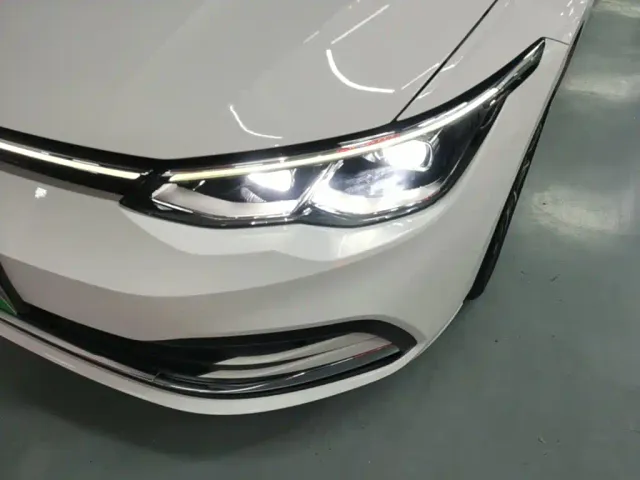 Volkswagen Golf — Фото автомобиля 23