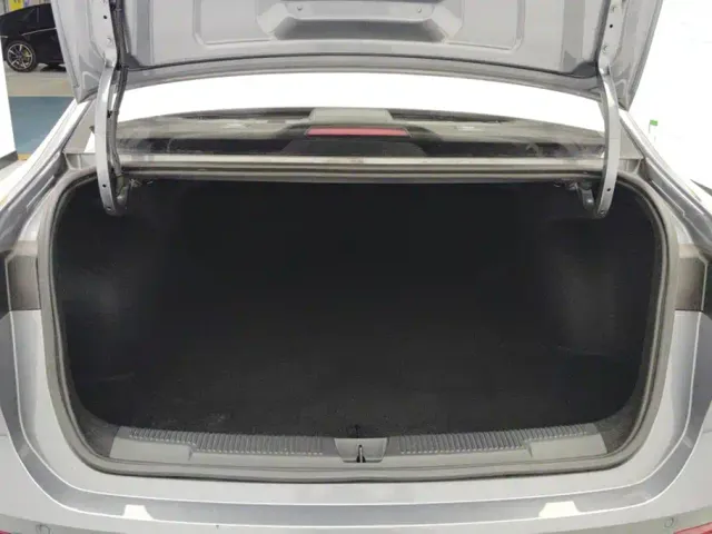Roewe i5 — Фото автомобиля 4