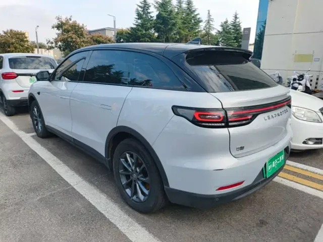Leapmotor C11 — Фото автомобиля 4