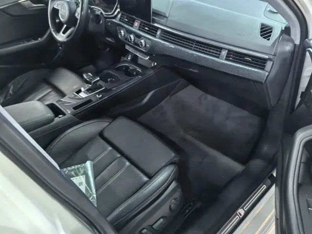 Audi A4L — Фото автомобиля 11