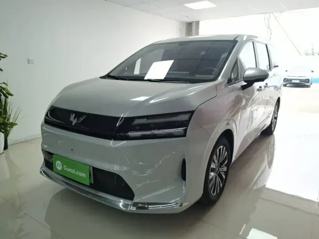Фотография автомобиля — Wuling Starlight 730
