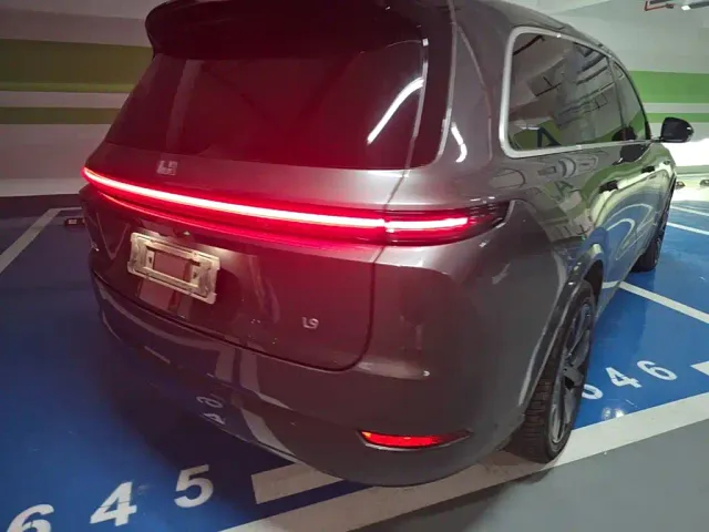 Li Auto L9 — Фото автомобиля 7