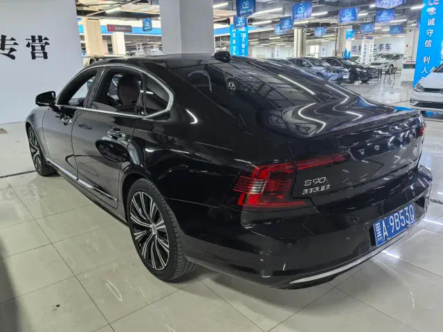 Volvo S90 — Фото автомобиля 5
