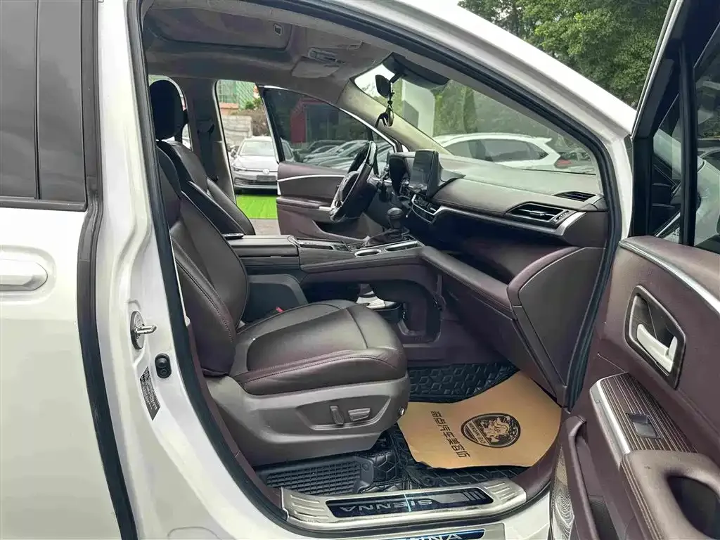 Toyota Toyota Sienna 2021 2.5L Hybrid Comfort Edition — Фото автомобиля 10