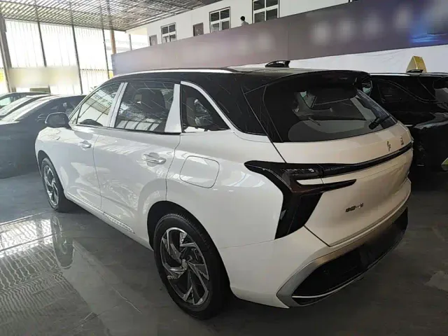Hongqi HS3 PHEV — Фото автомобиля 4