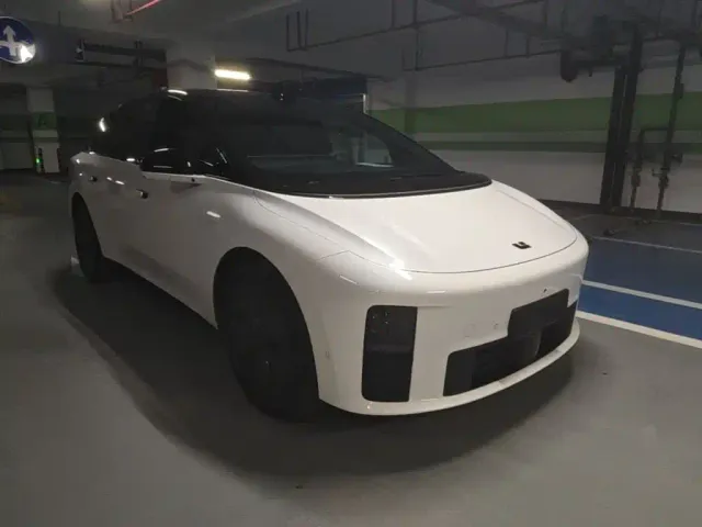 Li Auto i6 — Фото автомобиля 3
