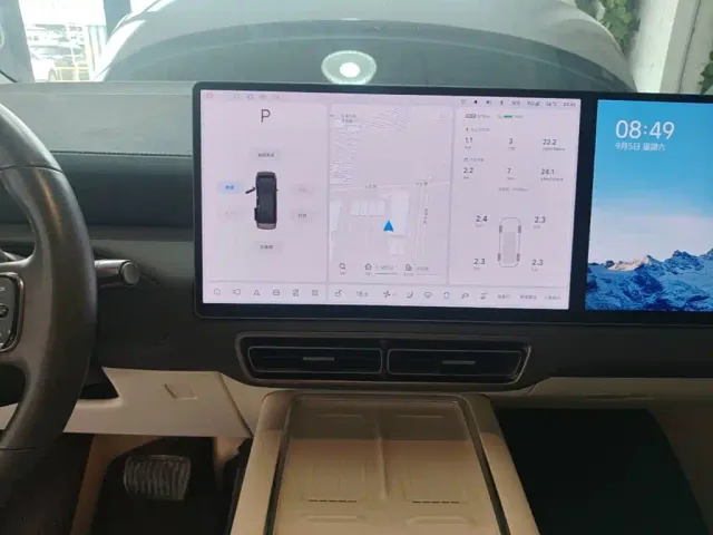 Li Auto MEGA — Фото автомобиля 12
