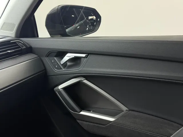 Audi Q3 — Фото автомобиля 12