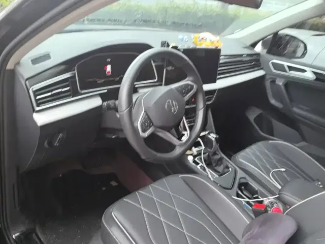 Volkswagen Tiguan L — Фото автомобиля 12