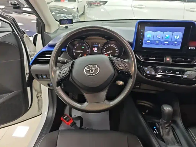Toyota C-HR — Фото автомобиля 6