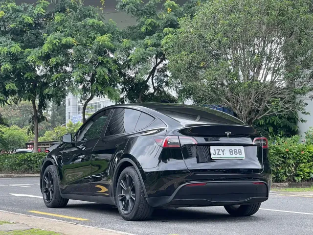 Tesla Model Y — Фото автомобиля 5