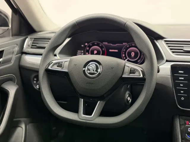 Skoda Superb — Фото автомобиля 10