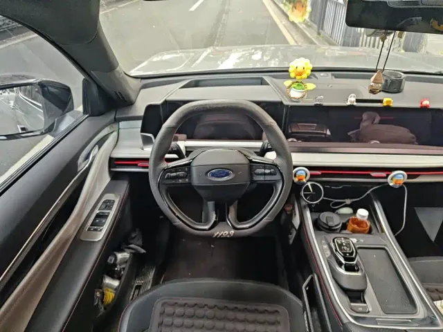 Ford Edge — Фото автомобиля 2