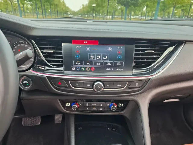 Buick Regal — Фото автомобиля 14