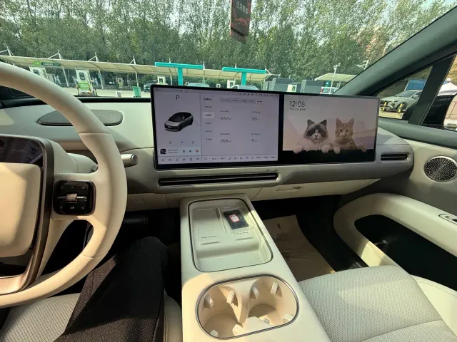 Li Auto i6 — Фото автомобиля 6