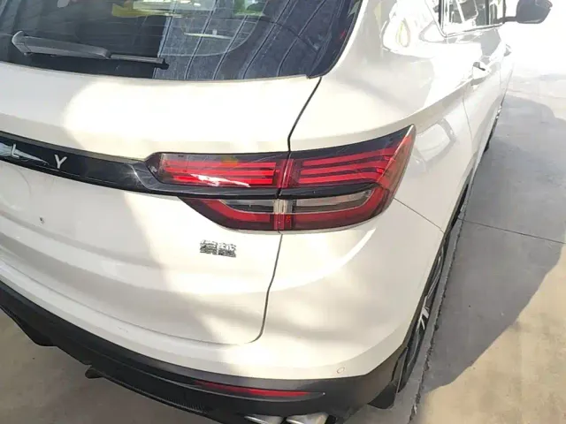 Geely Binyue — Фото автомобиля 7