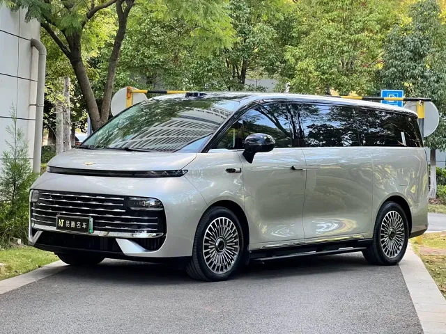Фотография автомобиля — Geely Galaxy V900
