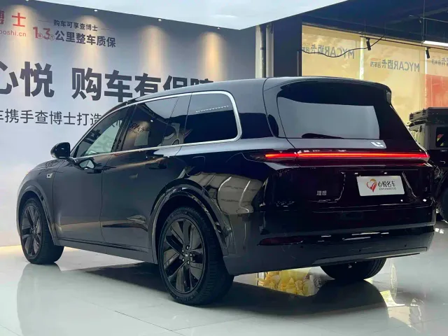 Li Auto L9 — Фото автомобиля 9
