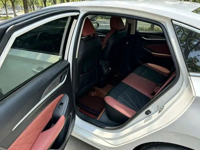 Changan Eado — Фото автомобиля 2