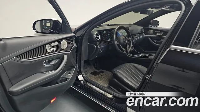 Mercedes-Benz E-Class — Фото автомобиля 9