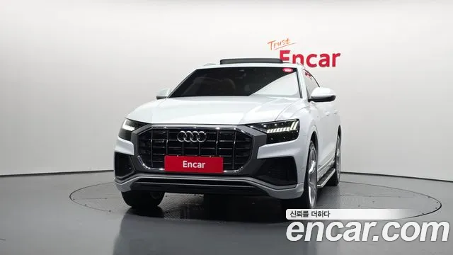 Audi Q8 — Фото автомобиля 2