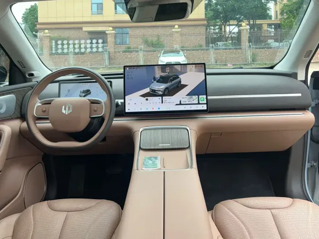 Leapmotor C11 — Фото автомобиля 6