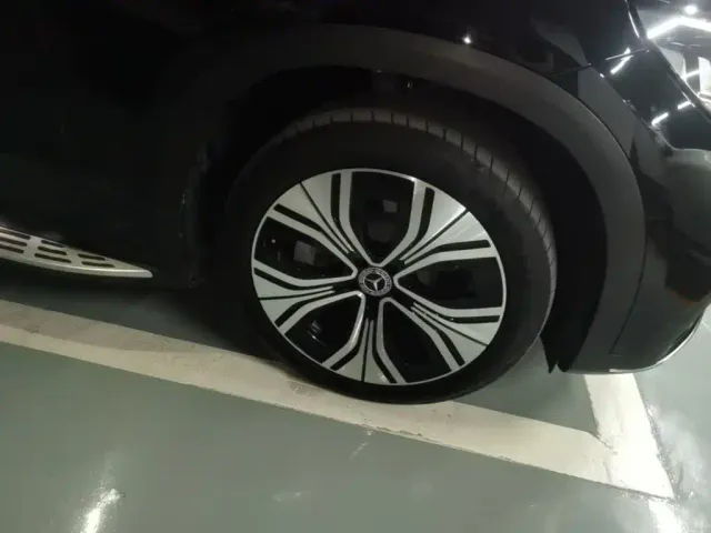 Mercedes-Benz EQE SUV — Фото автомобиля 11
