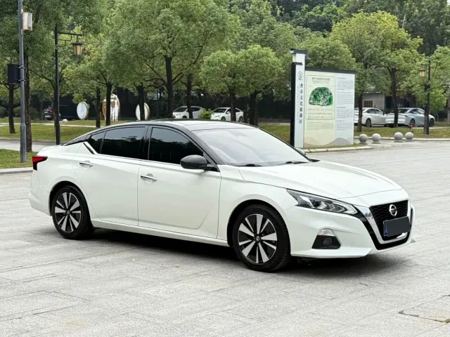 Nissan Teana — Фото автомобиля 3
