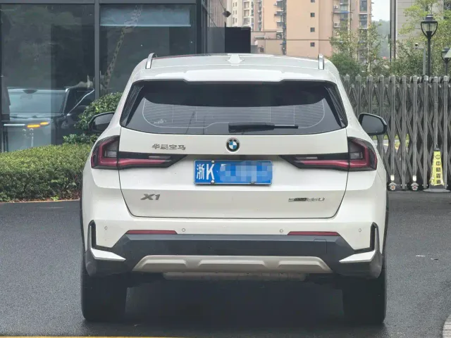 BMW X1 — Фото автомобиля 3