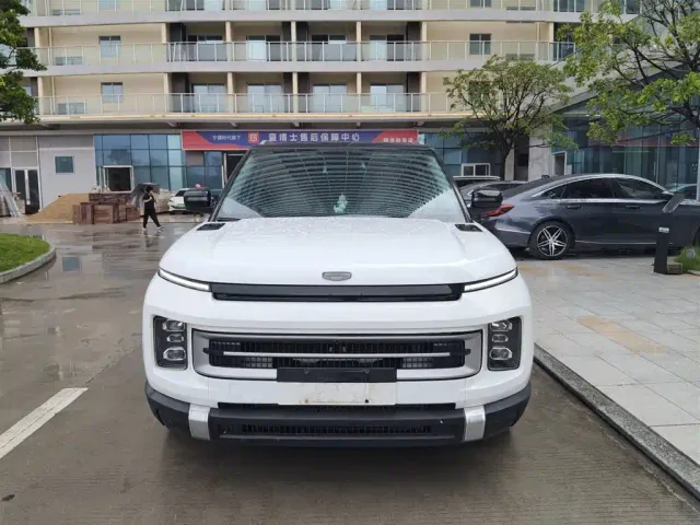 Geely ICON — Фото автомобиля 2