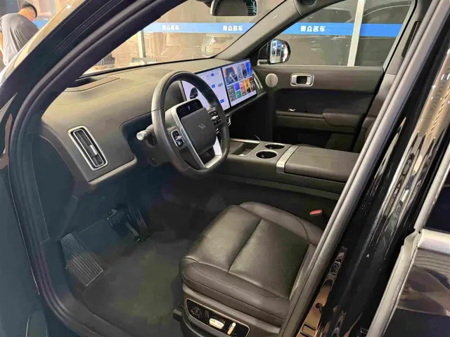 Li Auto L7 — Фото автомобиля 4