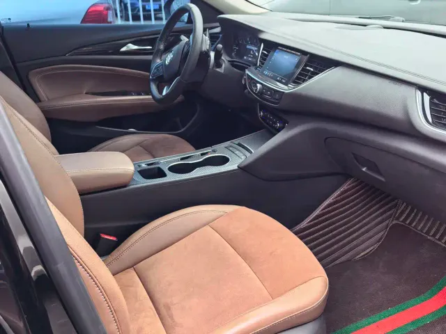 Buick Regal — Фото автомобиля 10