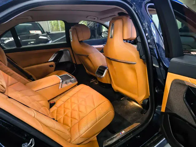 BMW 7 Series — Фото автомобиля 13