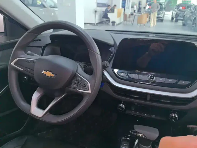 Chevrolet Menlo — Фото автомобиля 9