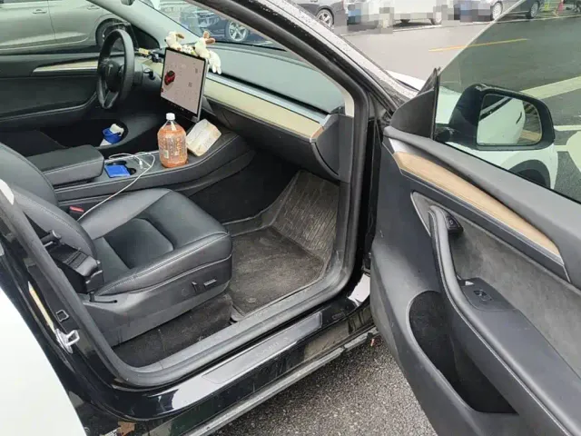 Tesla Model Y — Фото автомобиля 13