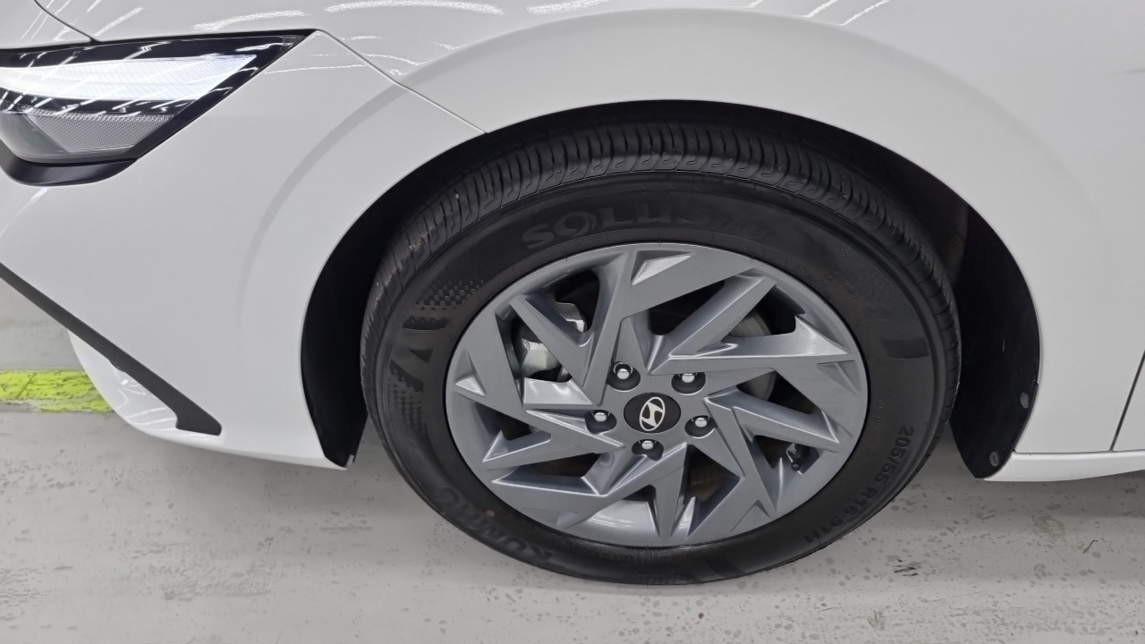 Hyundai Avante CN7 — Фото автомобиля 5