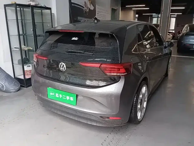 Volkswagen ID.3 — Фото автомобиля 6