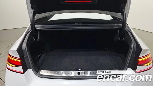 Genesis G90 — Фото автомобиля 25