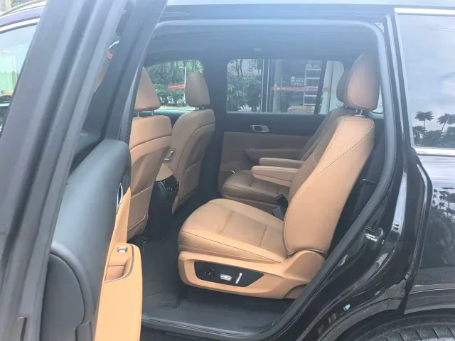 Li Auto ONE — Фото автомобиля 12