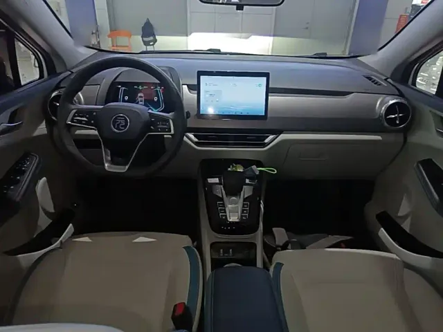 BYD Yuan Pro — Фото автомобиля 9
