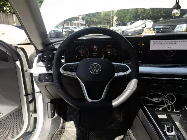 Volkswagen Lamando — Фото автомобиля 2