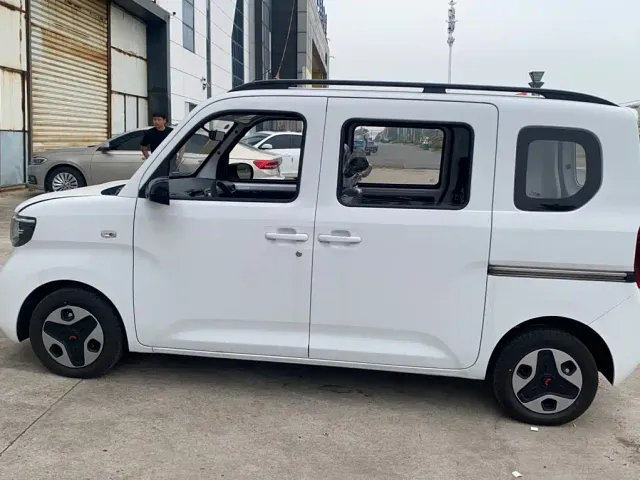 Wuling Zhiguang NEV — Фото автомобиля 5