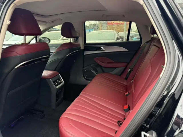 Hongqi H5 — Фото автомобиля 5