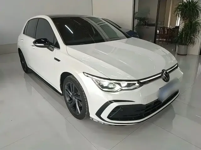 Volkswagen Golf — Фото автомобиля 3