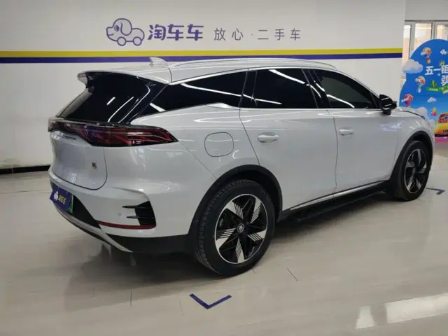 BYD Tang — Фото автомобиля 3
