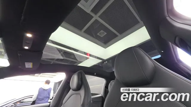 Tesla Model Y — Фото автомобиля 24