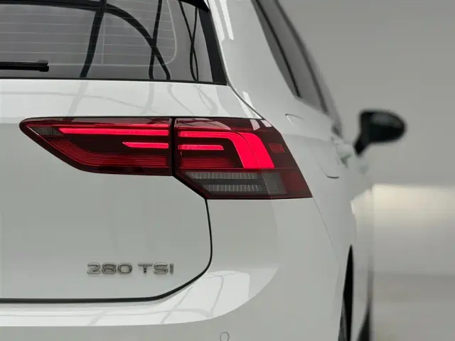 Volkswagen Golf — Фото автомобиля 12