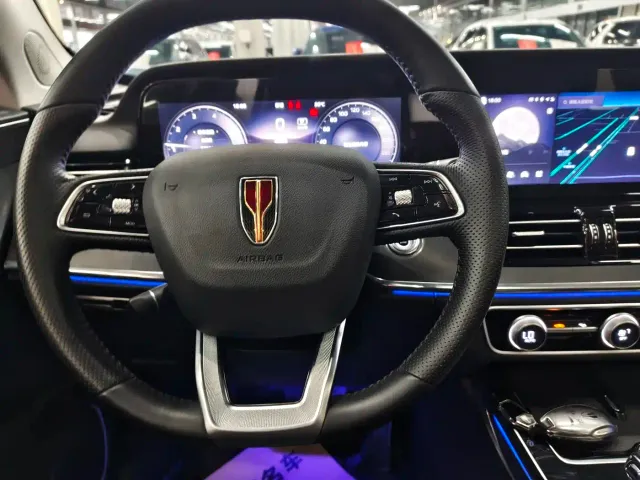 Hongqi HS5 — Фото автомобиля 14